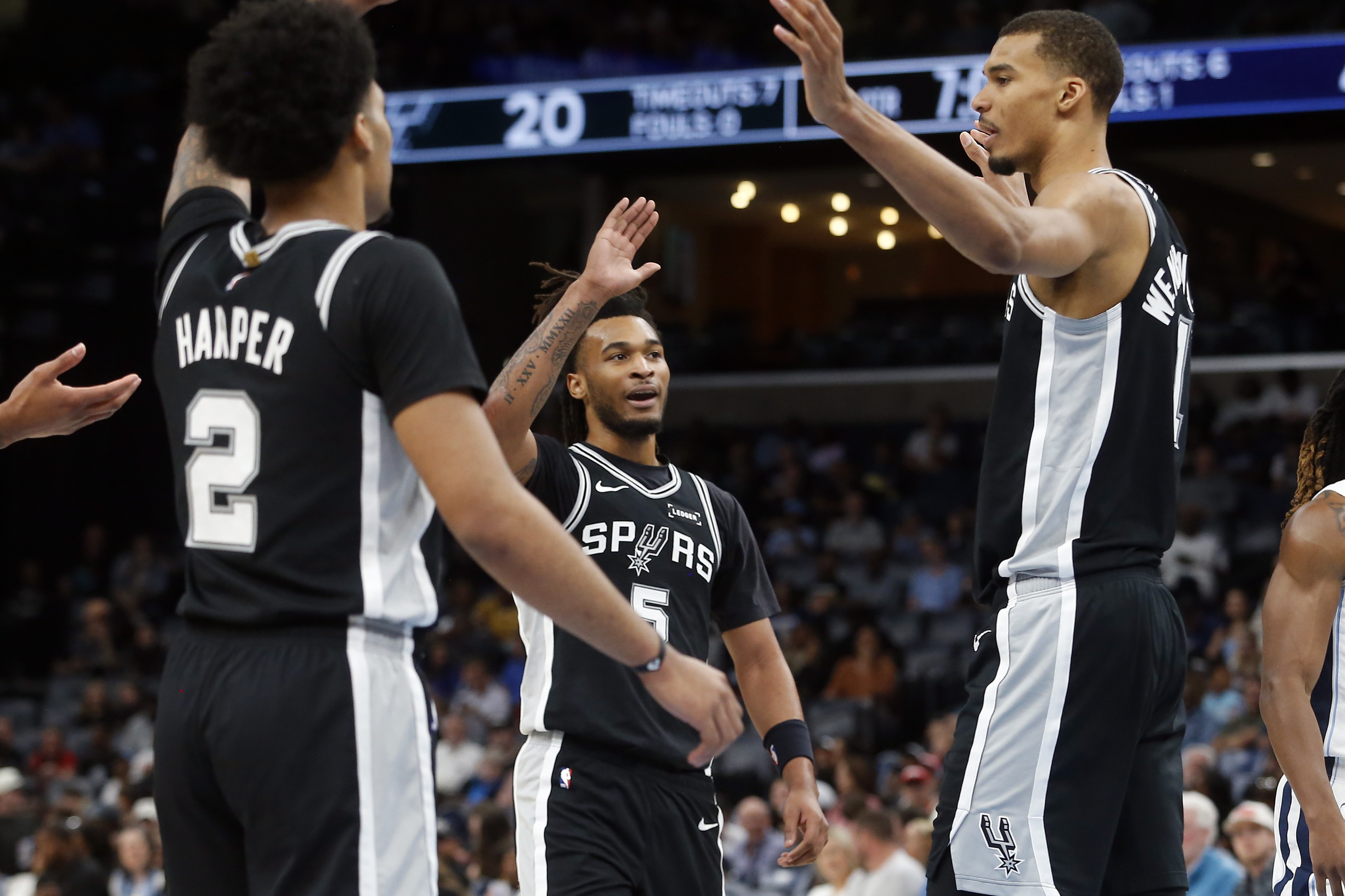 英雄联盟竞猜-NBA彩经:马刺大胜雄鹿 活塞力擒森林狼 爵士不敌太阳
